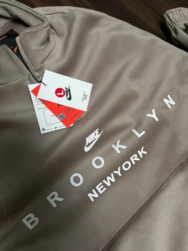 NIKE BROOKLYN NEW YORK PURE VELVET FABRIC HALF ZIPPER - Image 5