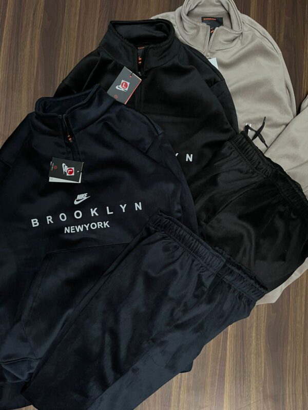 NIKE BROOKLYN NEW YORK PURE VELVET FABRIC HALF ZIPPER - Image 4