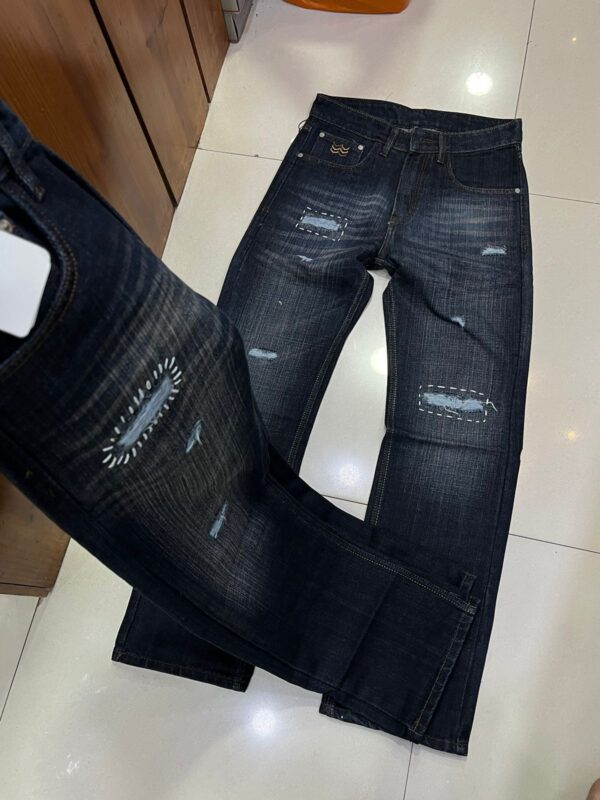 FIRST COPY Guess Store Article - Image 2