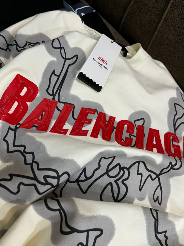 FIRST COPY BALENCIAGA STORE ARTICLE DROP SHOULDER - Image 3