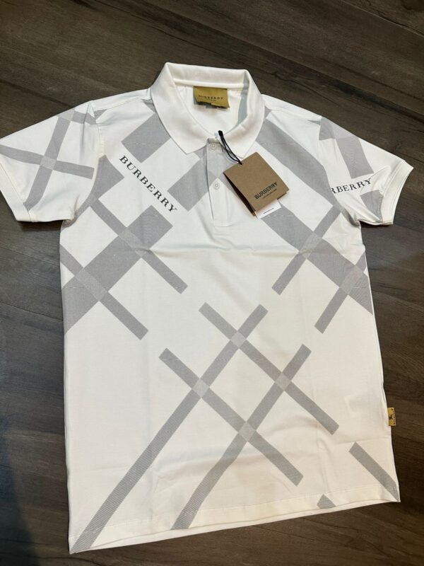 First Copy Burberry Exclusive Cotton Lycra Collar T-Shirt - Image 7