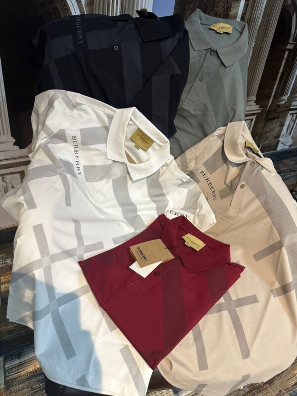 First Copy Burberry Exclusive Cotton Lycra Collar T-Shirt - Image 8