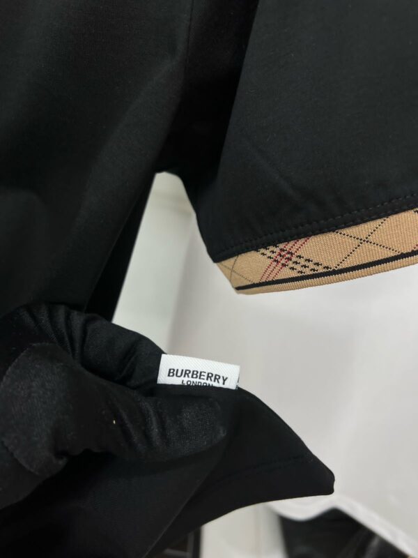 First Copy Burberry Very Premium Polo T-Shirt - Image 13