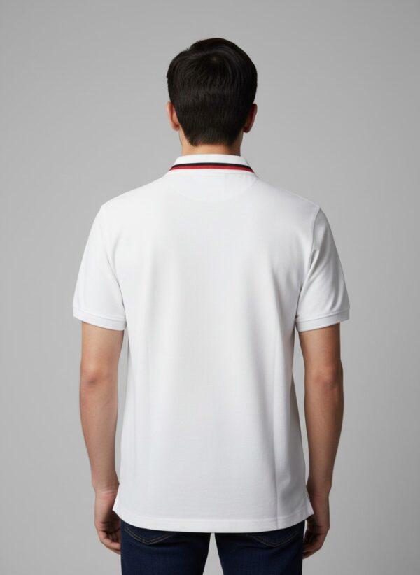 First Copy Gucci Bee Logo White T-Shirt for Men – Premium Streetwear Style - Image 4