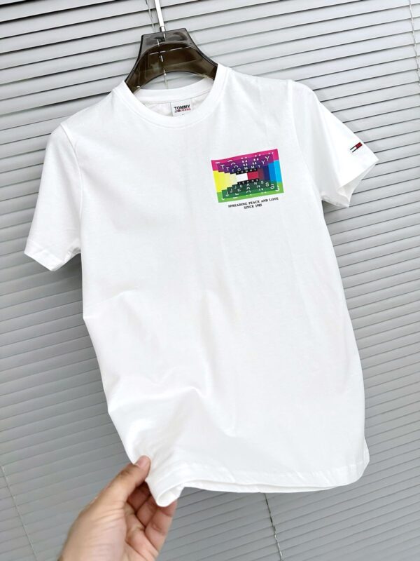 First Copy Tommy Hilfiger Exclusive Crew Neck T-Shirt - Image 16