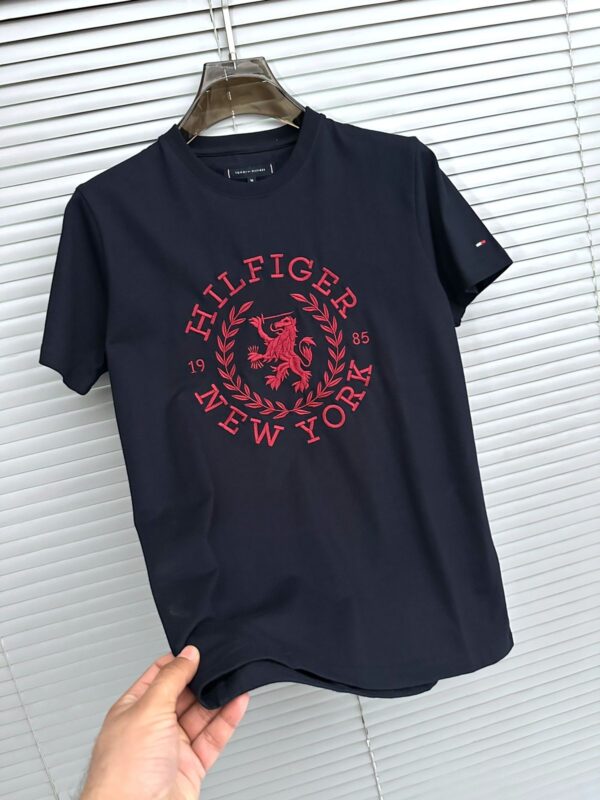 First Copy Tommy Hilfiger Exclusive Crew Neck T-Shirt - Image 14