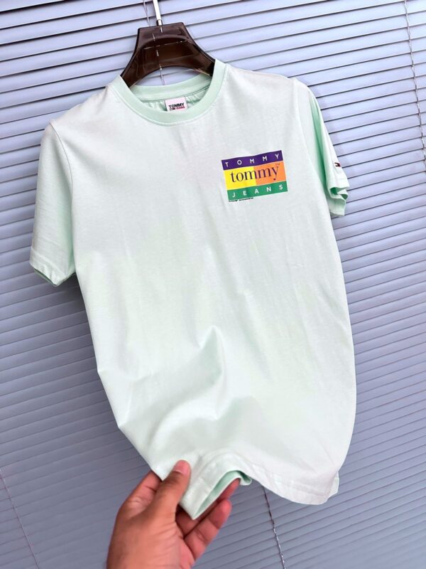 First Copy Tommy Hilfiger Exclusive Crew Neck T-Shirt - Image 13
