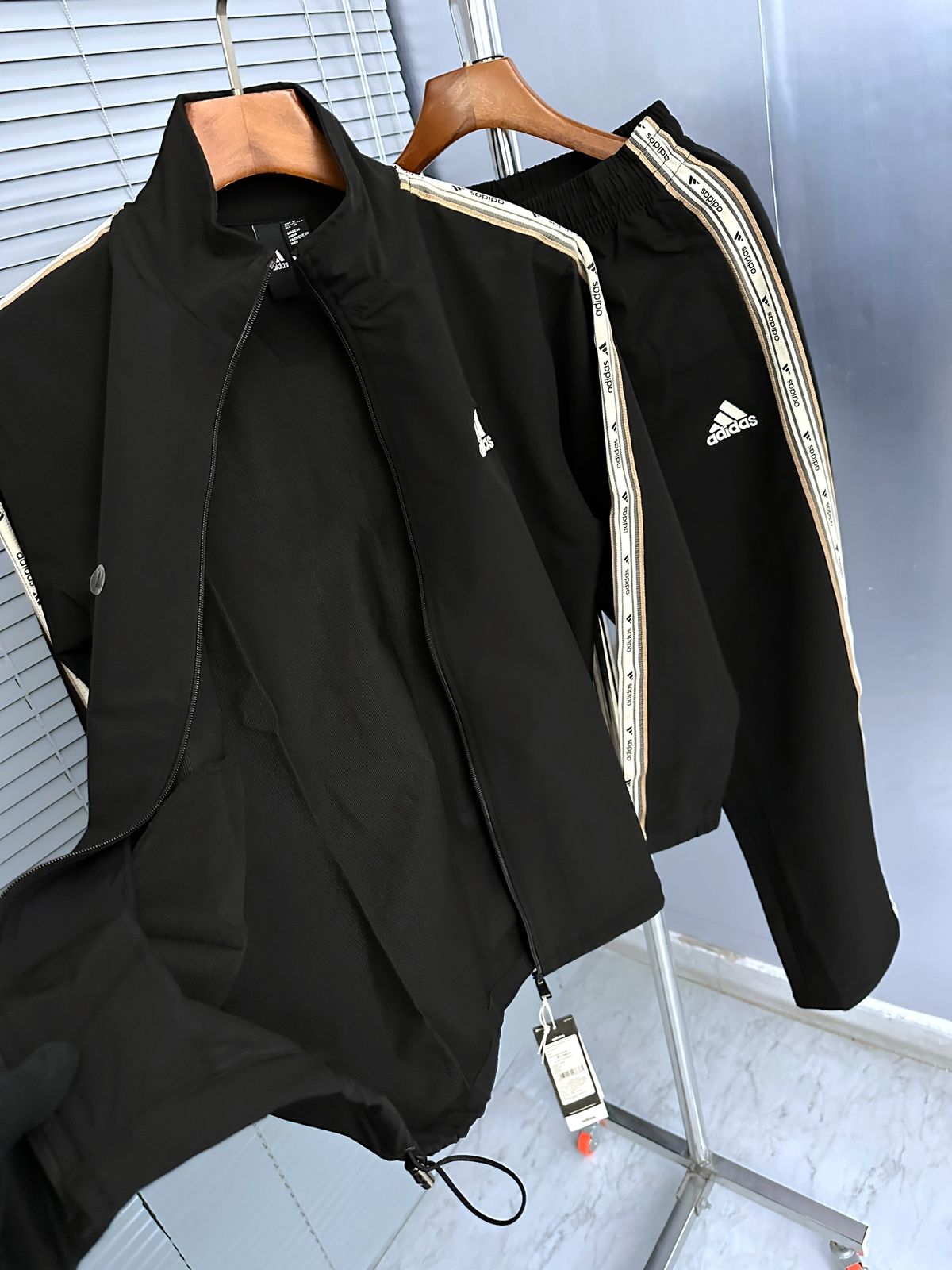 ADIDAS ORIGINAL STORE ARTICLE TRACK SET - Image 10