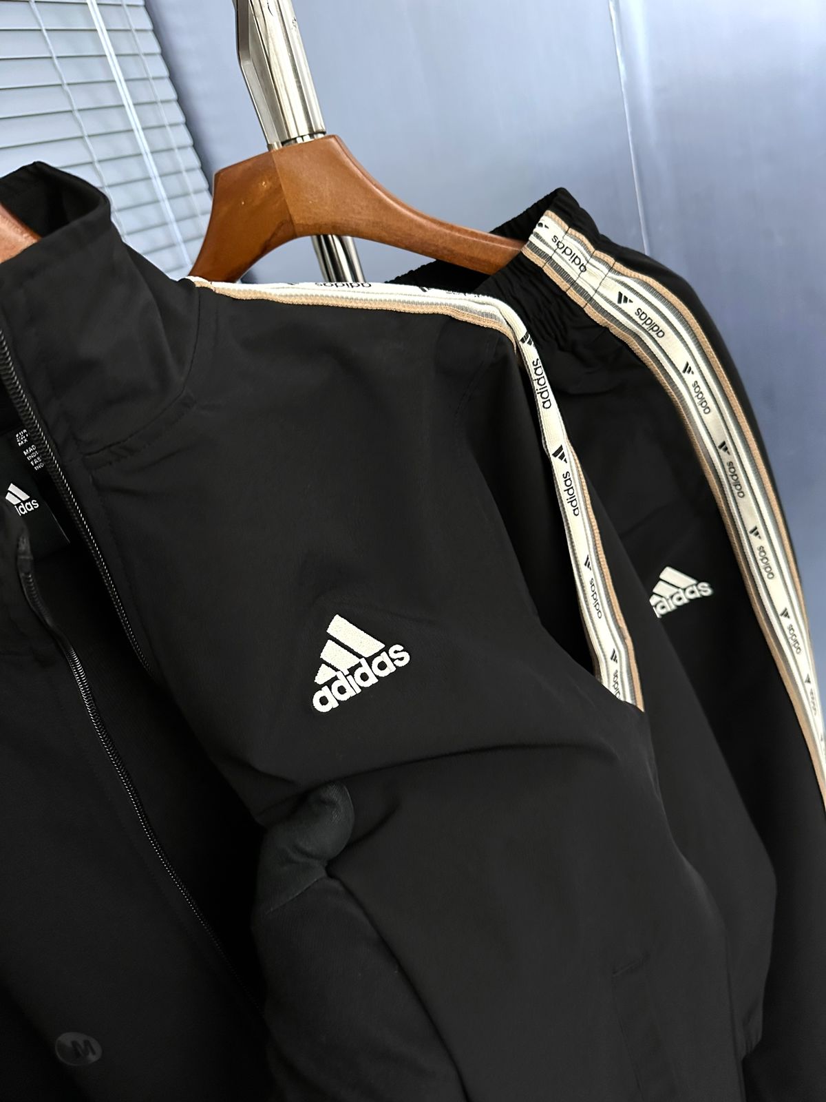 ADIDAS ORIGINAL STORE ARTICLE TRACK SET - Image 11