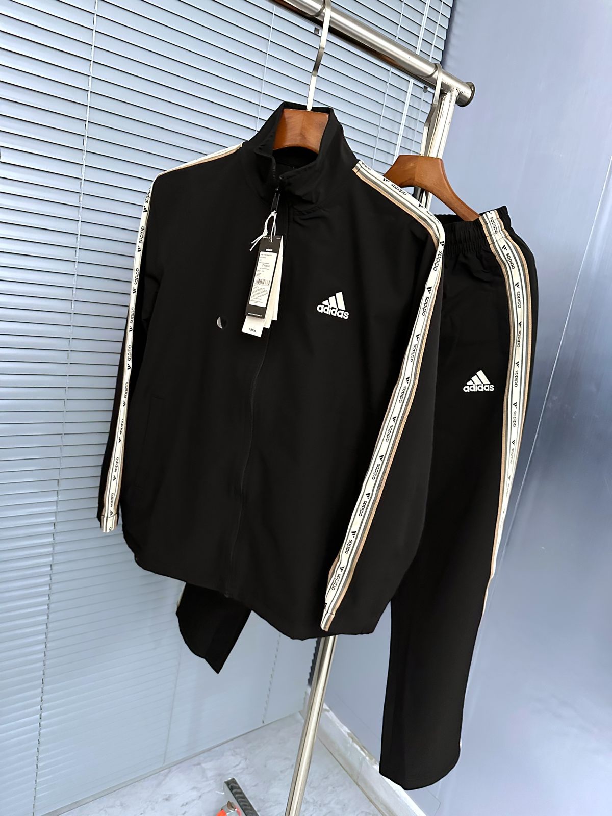 ADIDAS ORIGINAL STORE ARTICLE TRACK SET