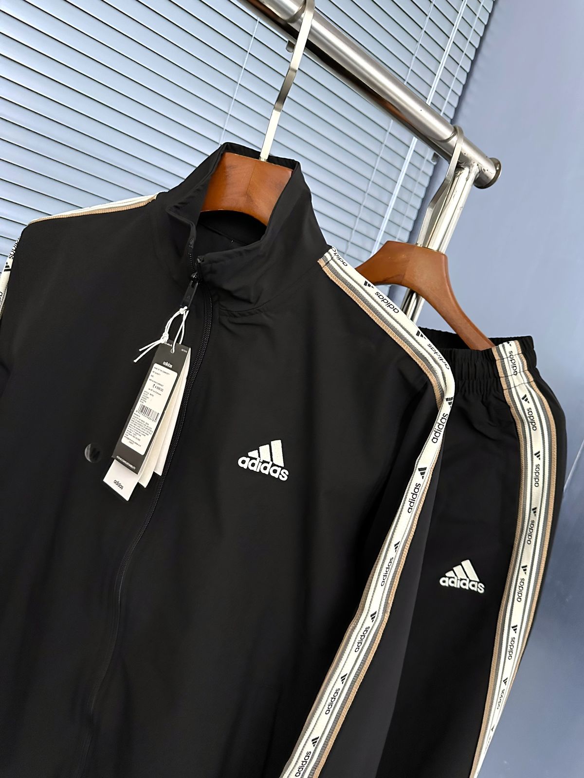 ADIDAS ORIGINAL STORE ARTICLE TRACK SET - Image 7