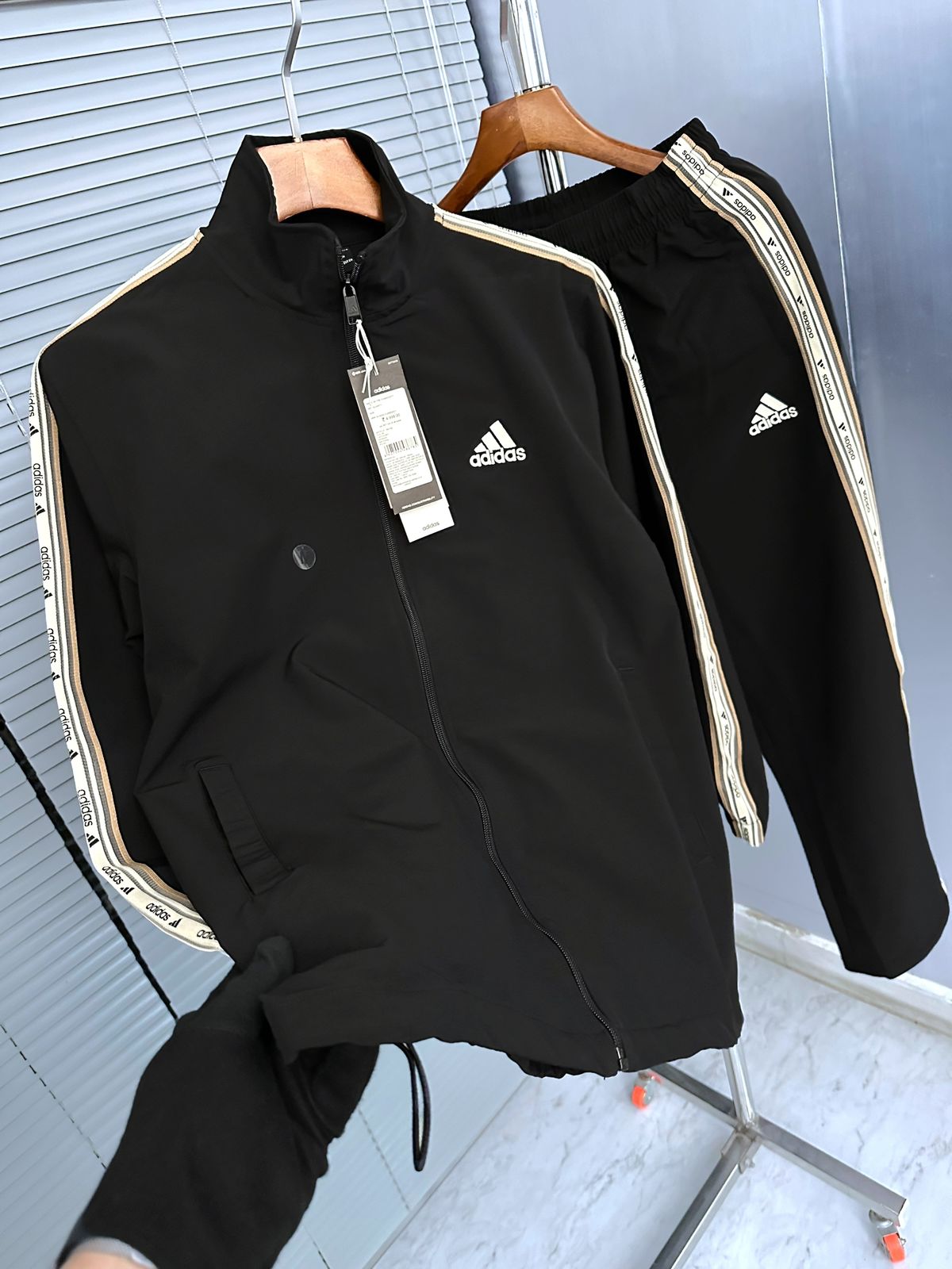 ADIDAS ORIGINAL STORE ARTICLE TRACK SET - Image 6