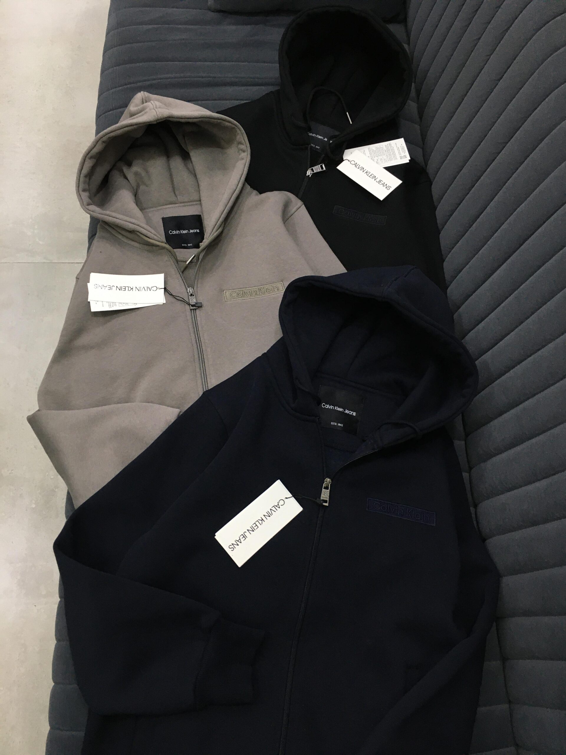 FIRST COPY CALVIN KLEIN PREMIUM WINTER ZIPPERS