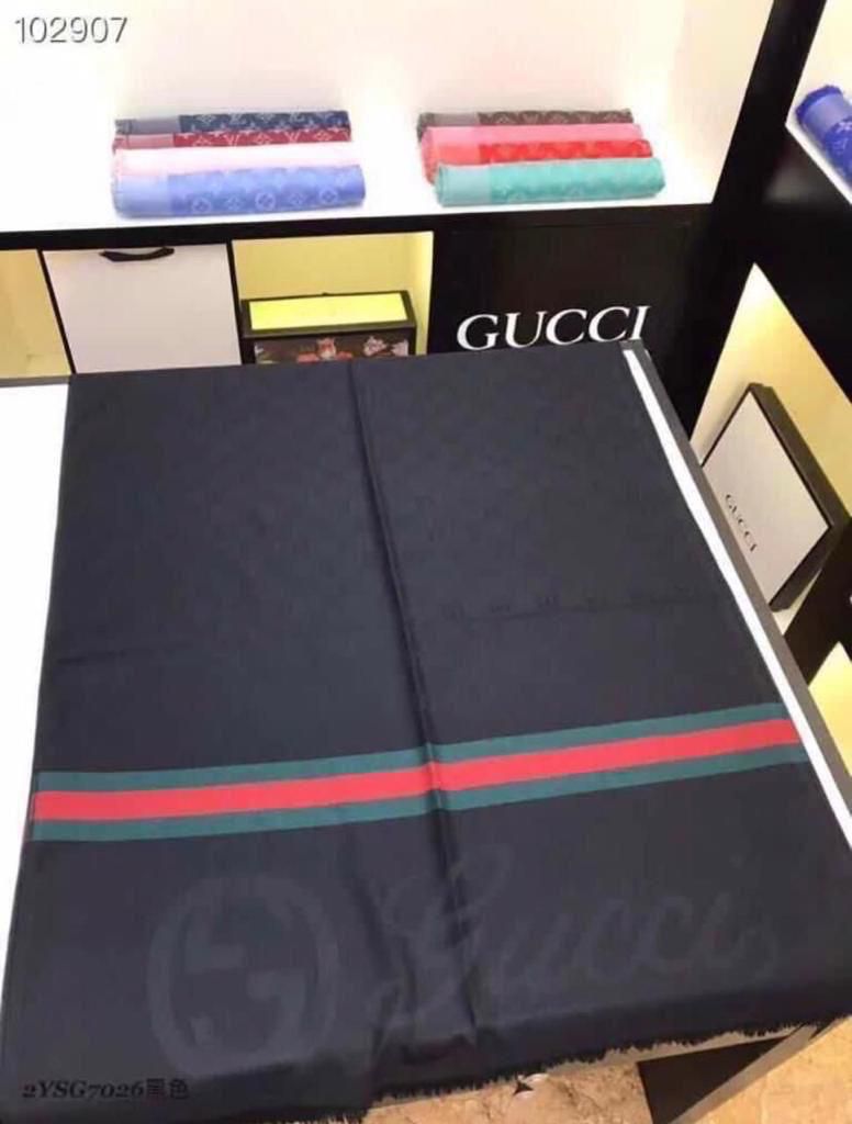 FIRST COPY GUCCI SEMI WINTER STOLES