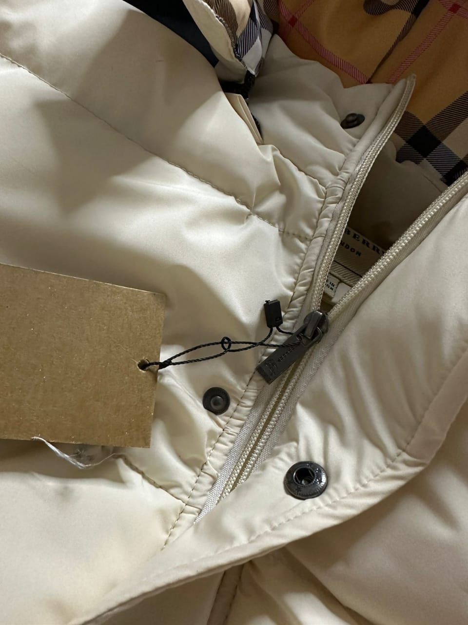 First Copy Burberry Imported Puffers - Image 15